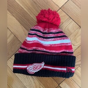 NHL Detroit Redwings Wings Hockey New Era Red & Black Pom-Pom Beanie. Adult OS